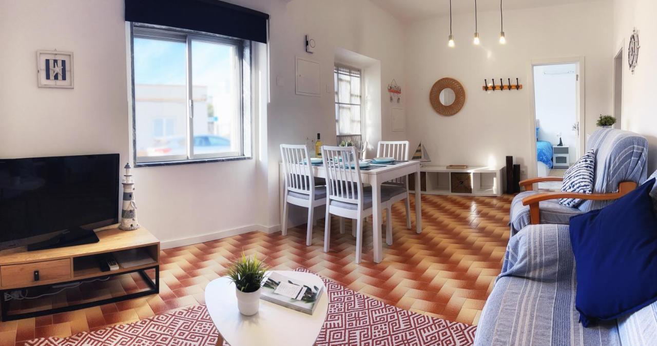 Central Olhao Home - Private Spacious Sunlit Patio Bagian luar foto