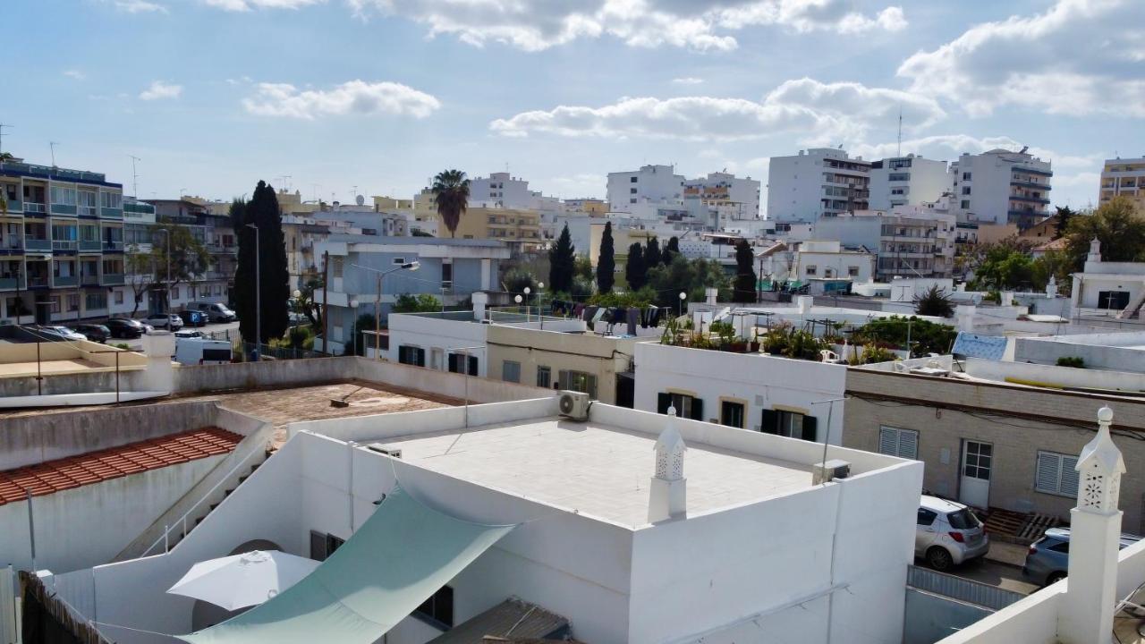 Central Olhao Home - Private Spacious Sunlit Patio Bagian luar foto